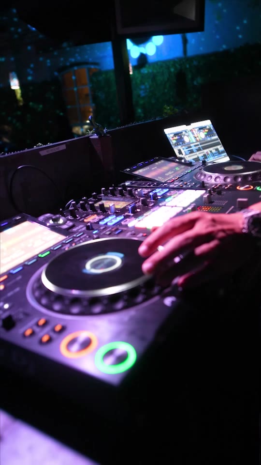 Time Machine — Buunshin at Club Vinyl live concert recap by Brady Colee